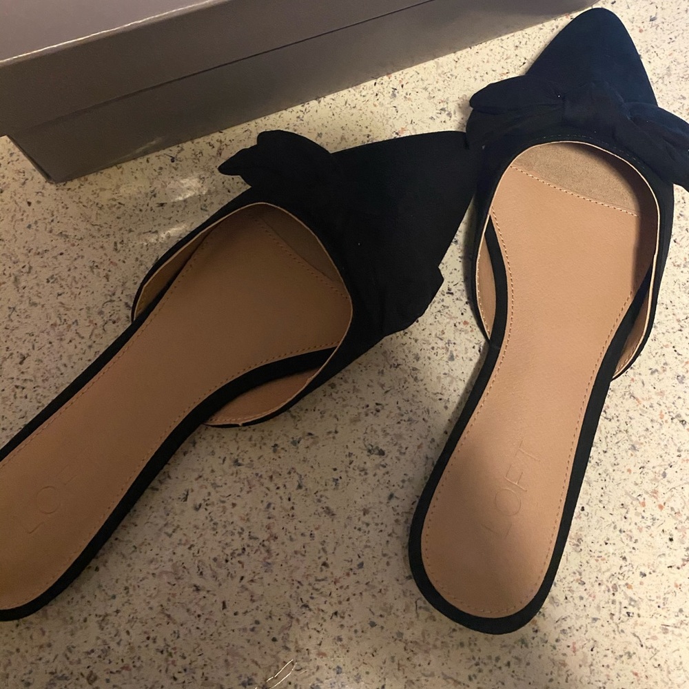 NIB❤️ Loft Bow Flat Mules, black suede size 9 1/2.